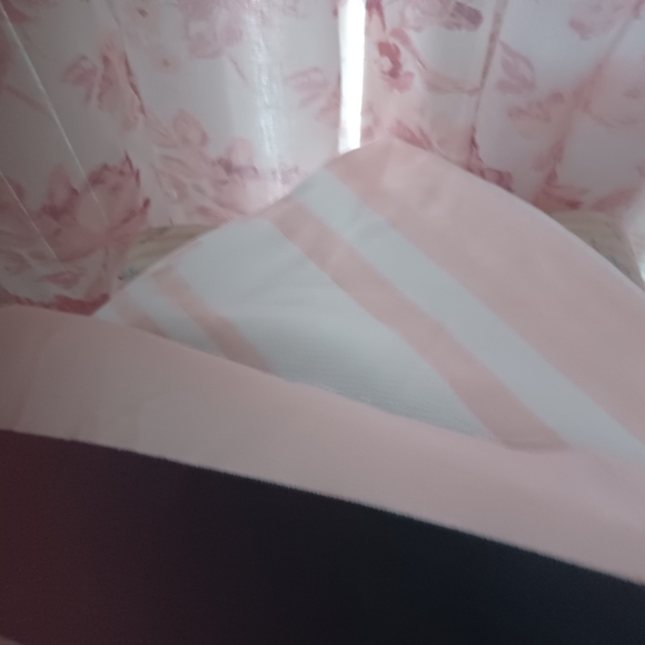 Luxury Towels for Bath or Beach – 100% Cotton - Picture 2 of 6